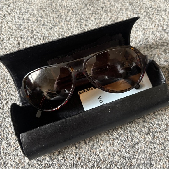 Vintage Prada Tortoise Shell Sunglasses (2002) - Picture 1 of 7